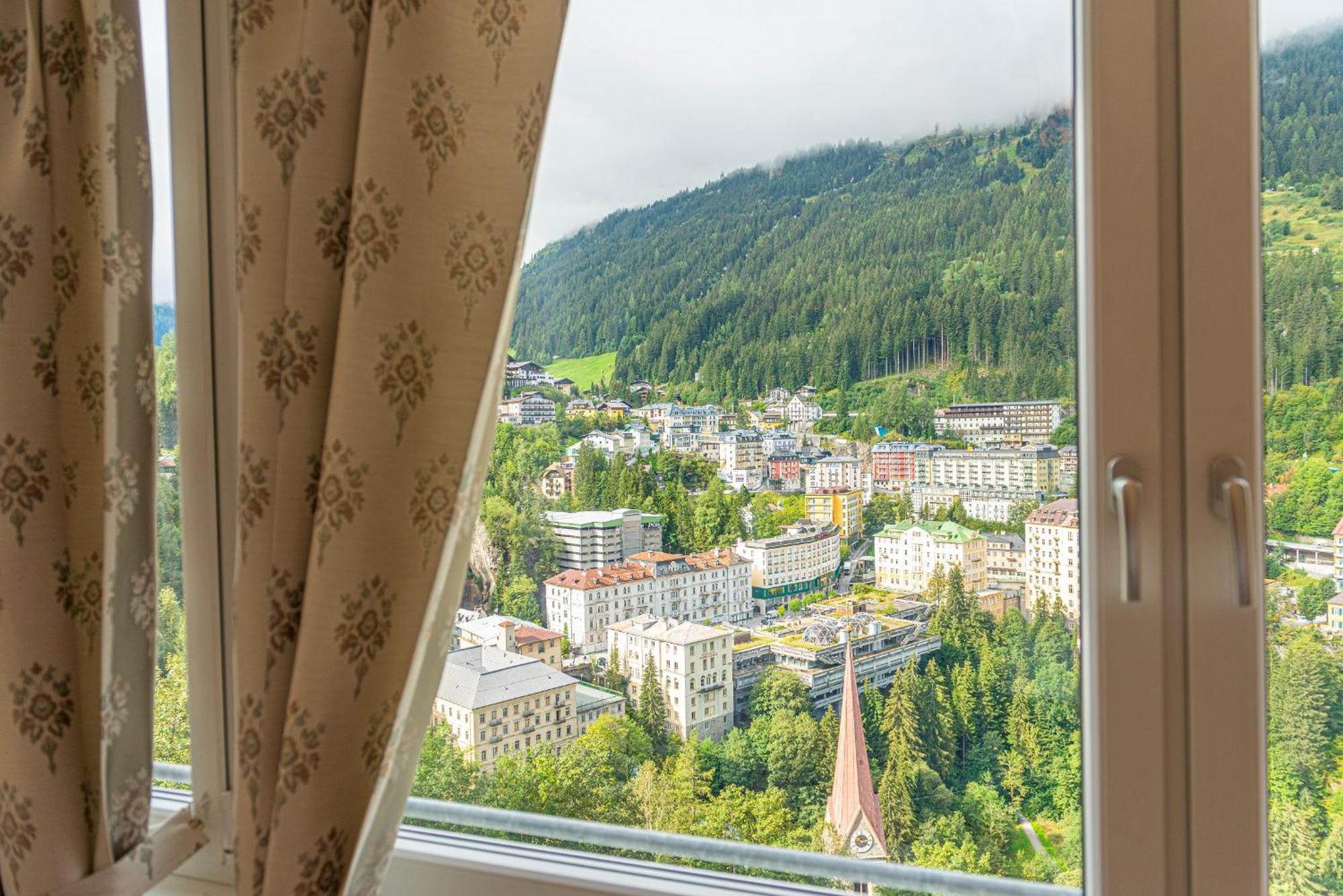 باد جاستاين Aparthotel Schillerhof المظهر الخارجي الصورة