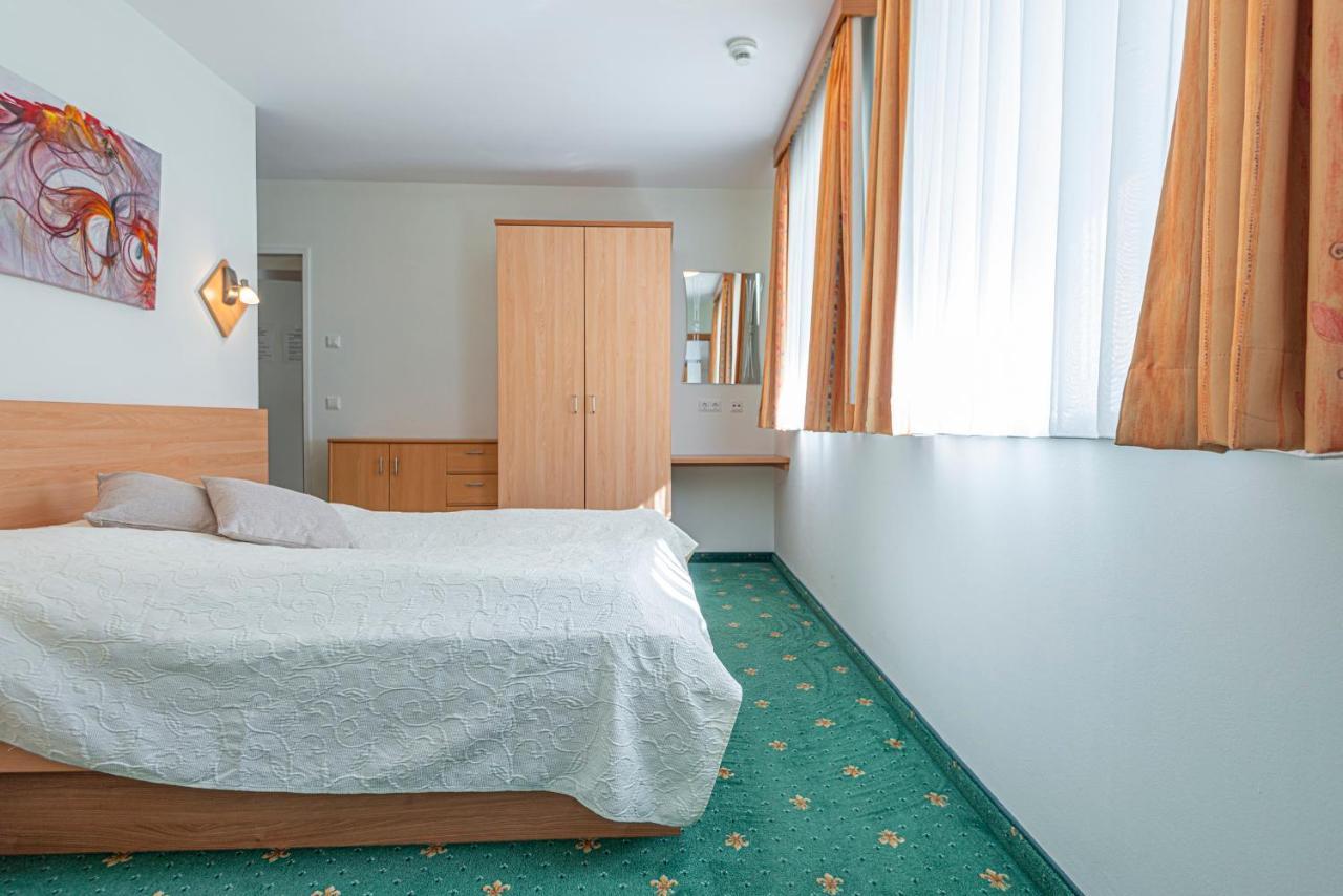 باد جاستاين Aparthotel Schillerhof المظهر الخارجي الصورة